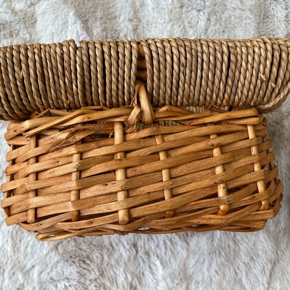 Wicker basket - Picture 8 of 8